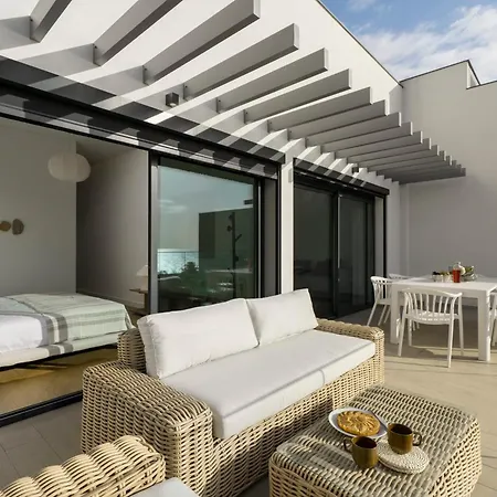 Acqua Ii By An Island Apartman *