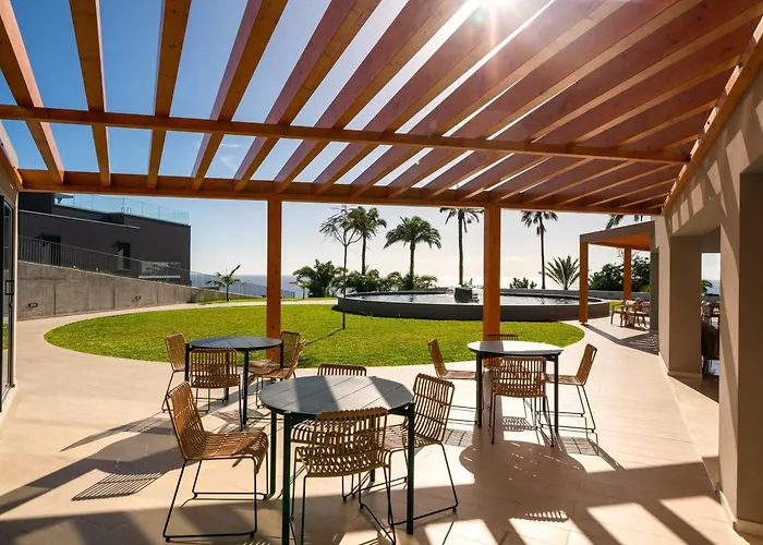 Acqua Ii By An Island