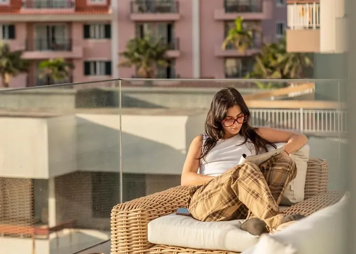 Acqua Ii By An Island *