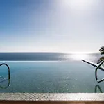 Acqua Ii By An Island * 丰沙尔